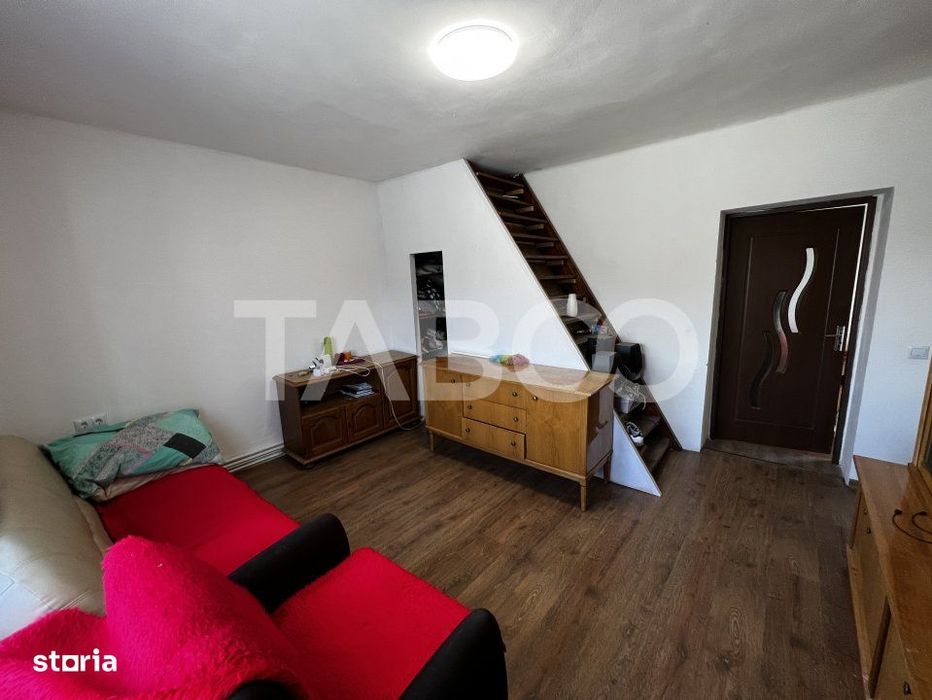 Casa individuala de vanzare cu 3 camere 500 mp teren Cornatel Sibiu