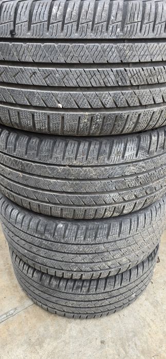 22г. 245 40 18 гуми Vredestein Quatrac pro dot.4822