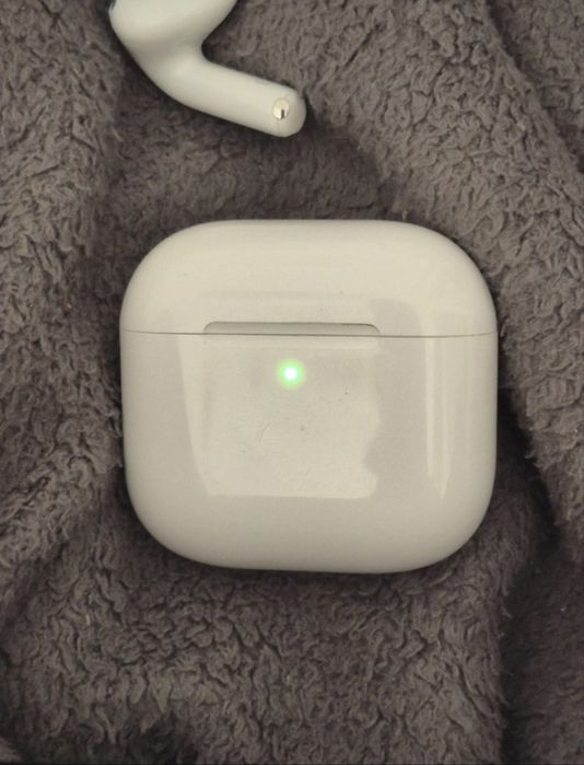 Caști AirPods 4 Wireless,Bluetooth.