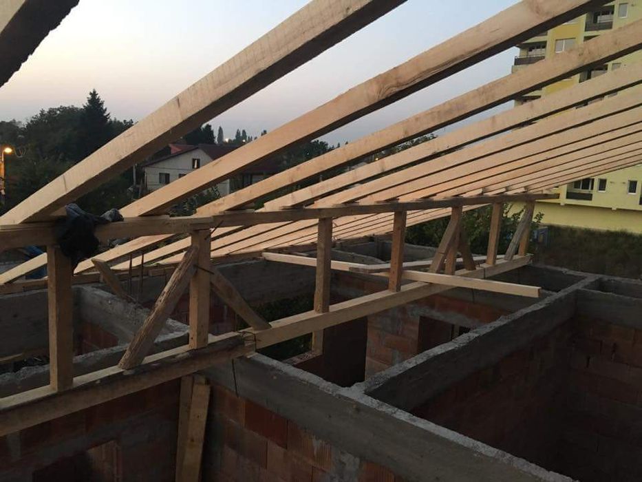 Echipa constructii de la rosu