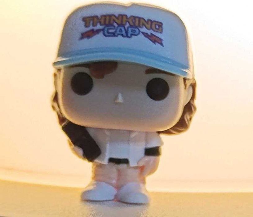 Продаю фигурки Kinder Joy Очень странные дела (Киндер странные дела)