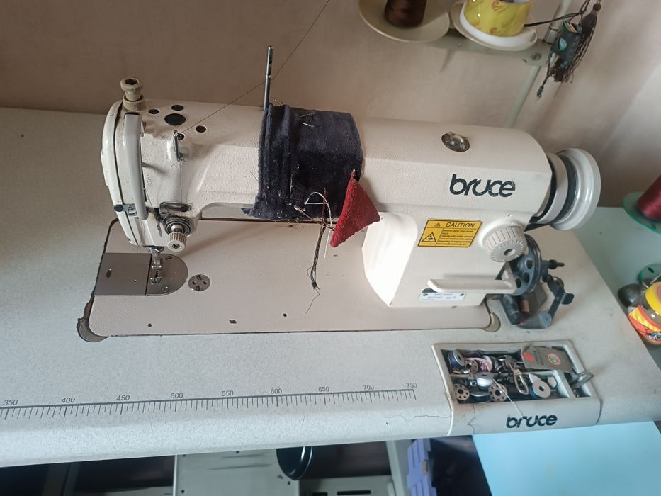 Тикув машинаси туґи чок 2500холати яхши узим ишлатганман пул зарурлиги