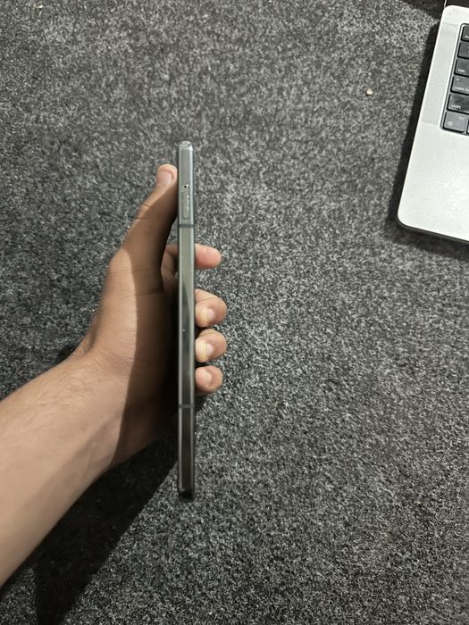 Samsung Z fold4 ichki ekran ishlamaydi hamma malumot pasda qarang