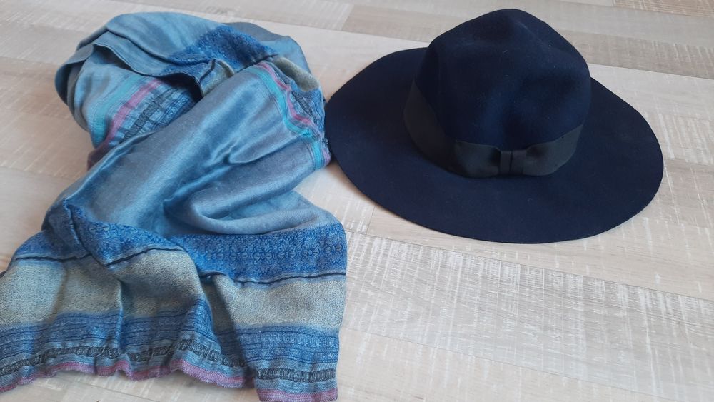 Стилна шапка и шал