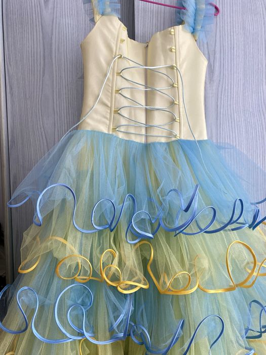 Продам бальное платье 10000т.