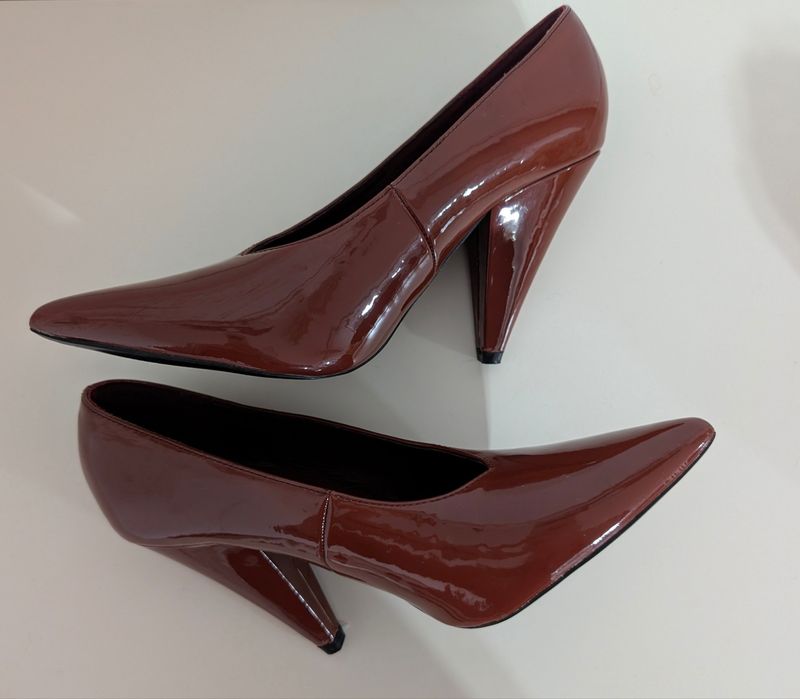 Pantofi eleganți cu toc, lac lucios, culoare burgundy