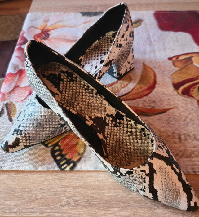 Pantofi ZARA TRAFALUC imprimeu piele de sarpe, marimea 38