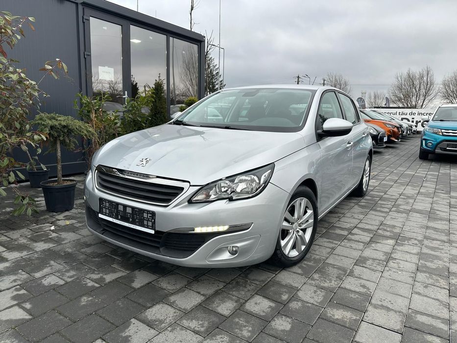 Peugeot 308 2015 benzină, 6.988 € — imagine 1
