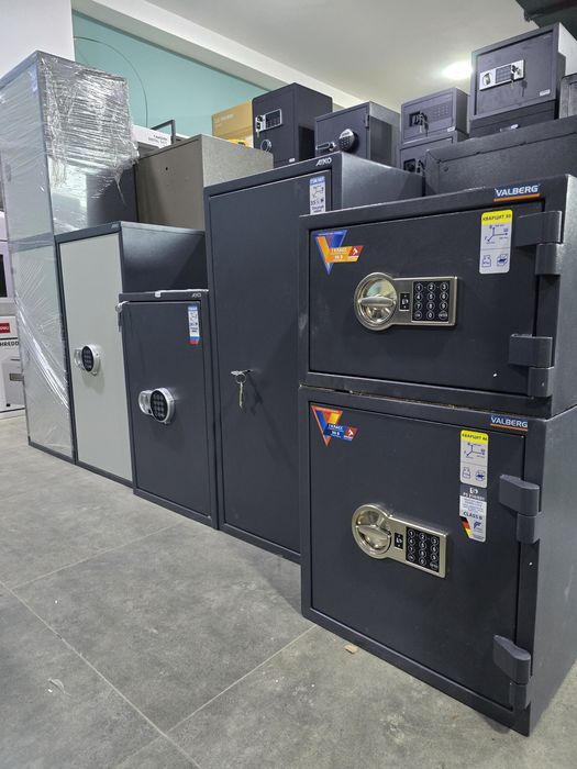 Скидка! Сейф Deli ET530 перечисление и доставка есть