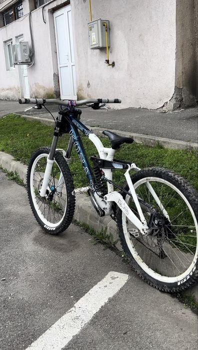 Bicicleta downhill kona stab deluxe 2008