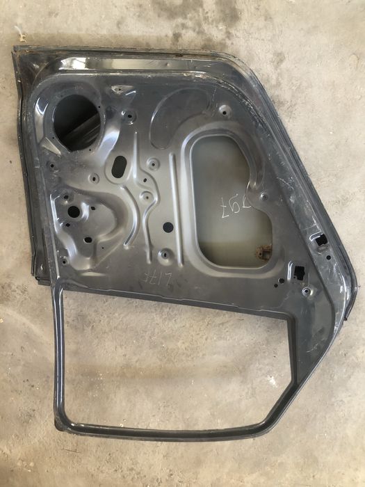 Volkswagen polo левый задний дверь