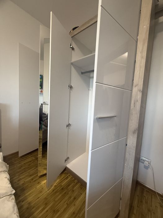 Dulap dormitor stare impecabila