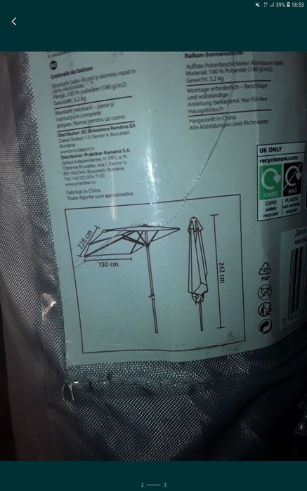 Vand umbrele și mese ...