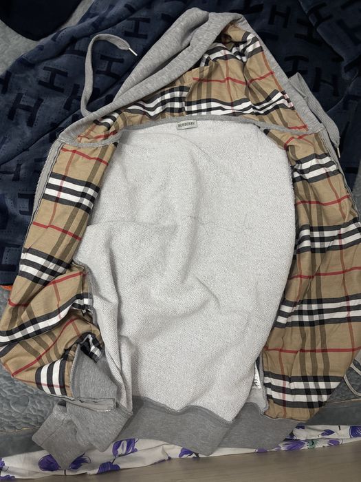 Burrbery зипка не ношенная