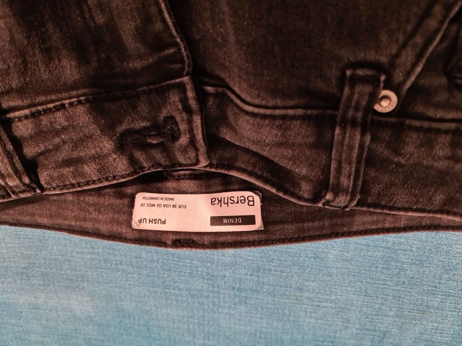 Pantaloni Bershka, push up, 38
