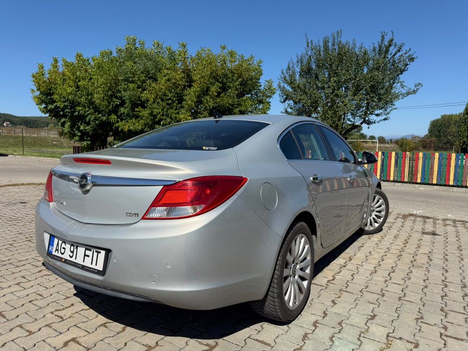 Opel Insignia 2.0 CDTI Automată | 131 CP | R18 | Navi | Senzori | 2 Chei