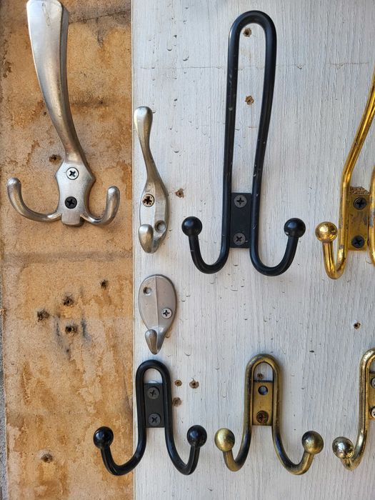 крючки, вешалки для одежды