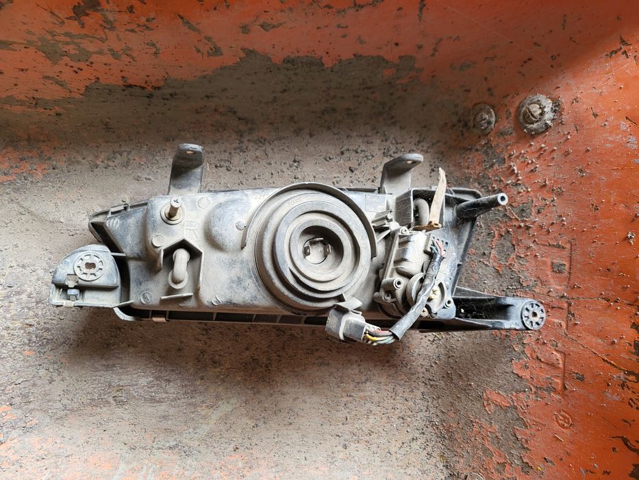 Фары на субару б3