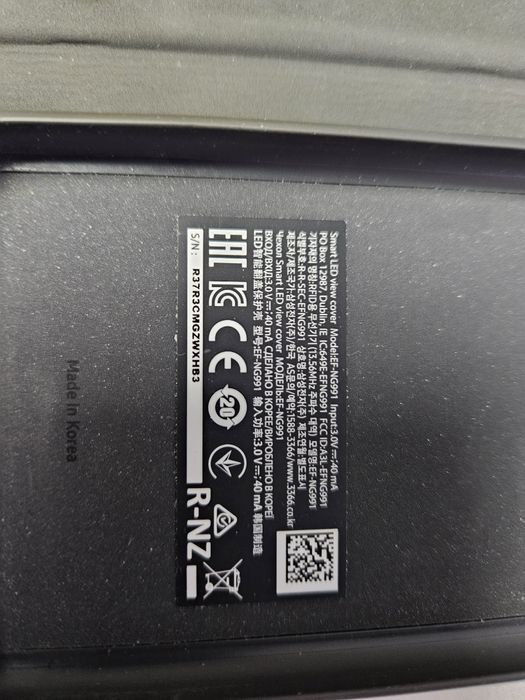 Оригинальный чехол на Samsung S21