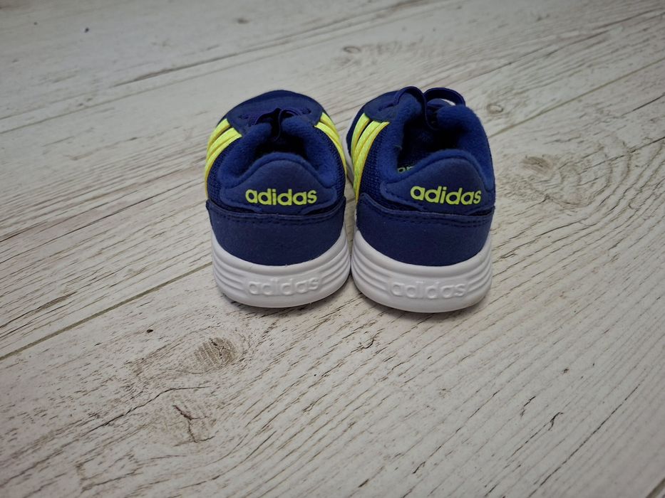 Adidas-Ориг. Детски маратонки Нови!!!