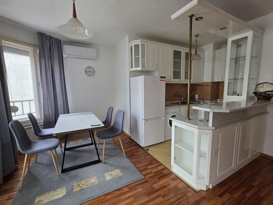 Дава се под наем Тристаен апартамент в София, Бъкстон - 85 кв.м за 741 € - Снимка #2