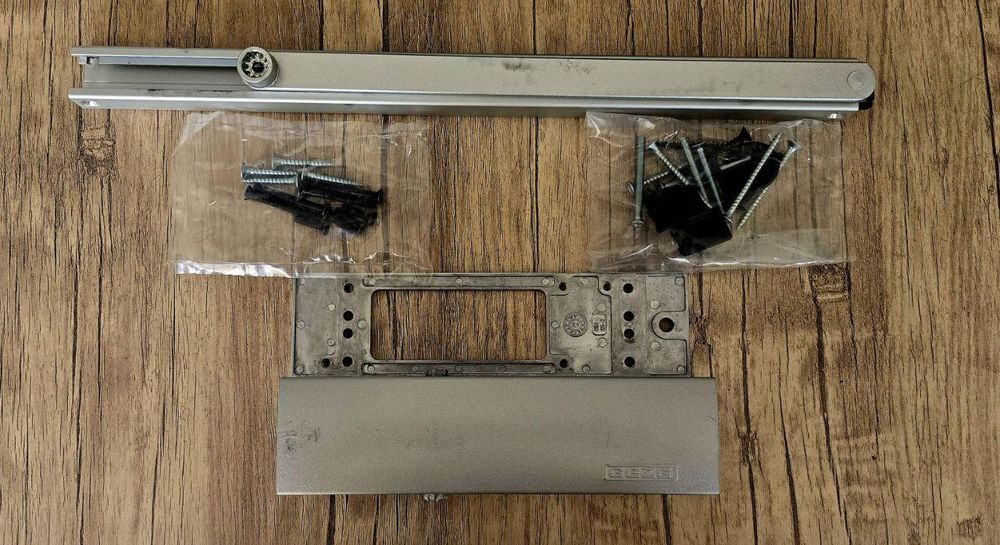 Дверной доводчик GEZE
5000 со слайдовой тягой
(скользящей шиной)