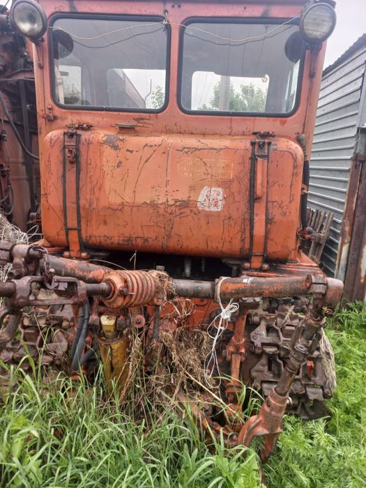 Продам т-4 , трактор гусиничный