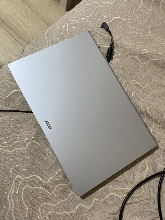 Acer aspire3,серебристый
