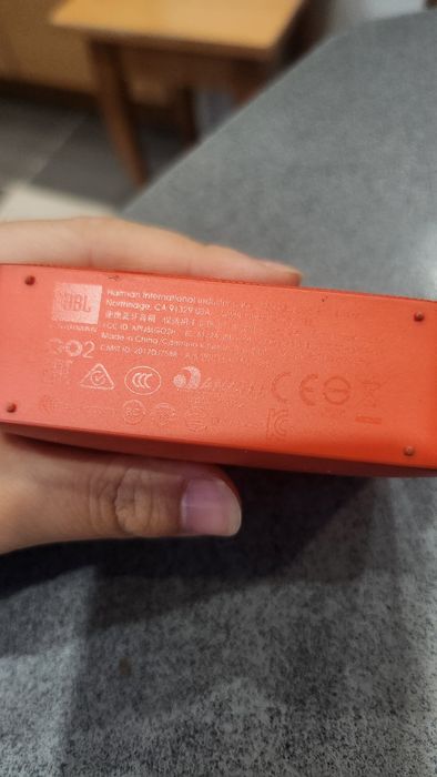 Колонка  jbl красная