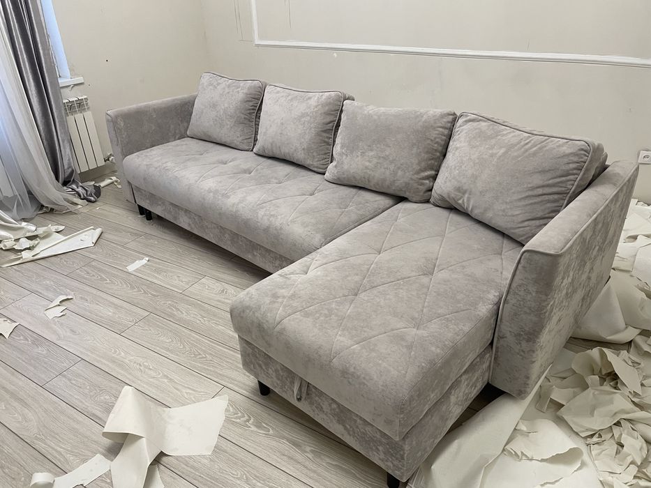 Диван угловой для зала