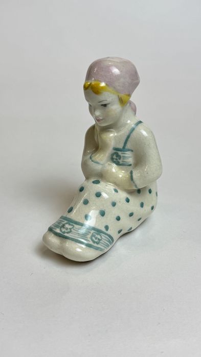 Фарфоровая статуэтка