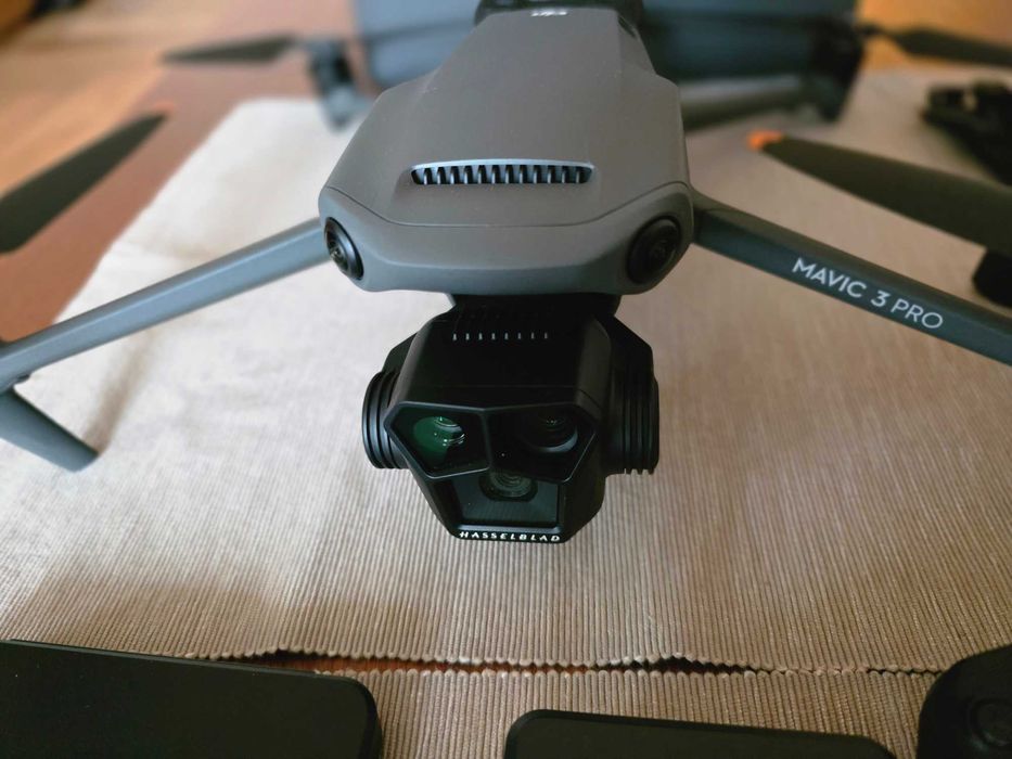 DJI Mavic 3 Pro Fly More Combo (DJI RC Pro)