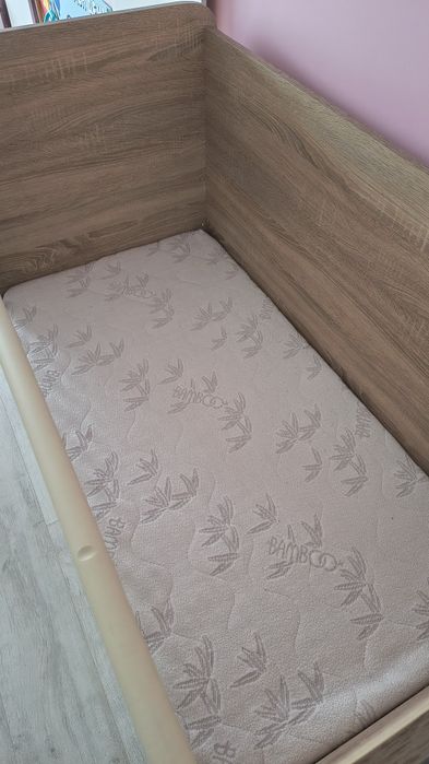 Бебешко легло с матрак + подаръци