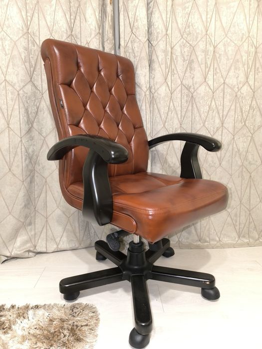 Кресло офисное кожаное качественное
