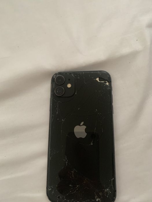 iPhone 11 64 гб 75% акб