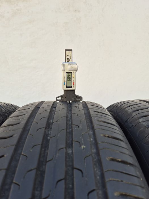 4бр 215 65 17 Continental летни 24г