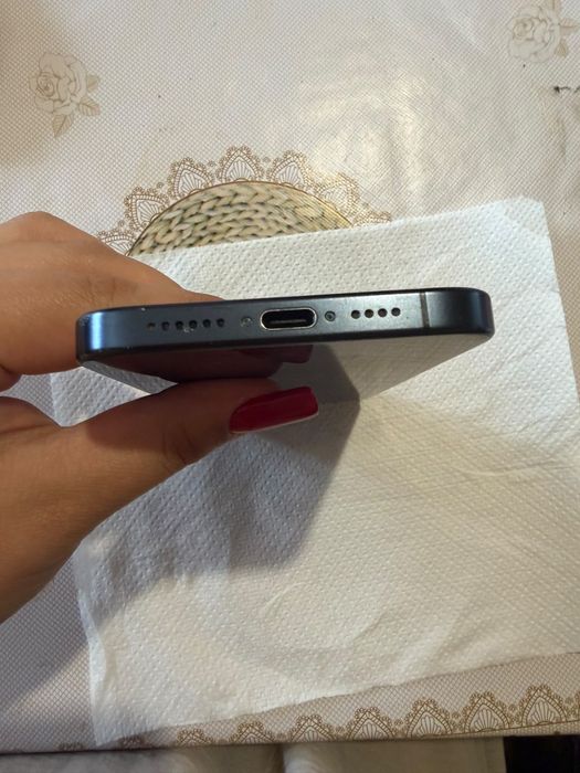 Vând iphone 15 pro max