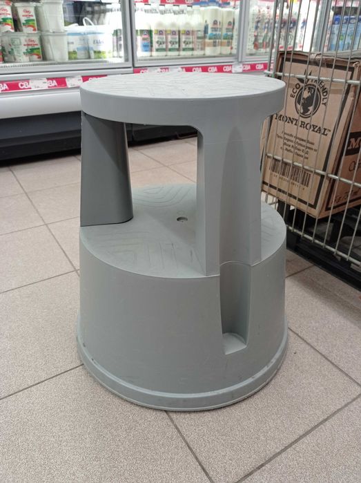 Помощно столче за магазини /на колелца/