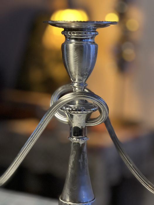 Посребрен стар свщник антика