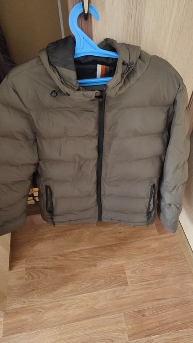 Продам куртку б/у