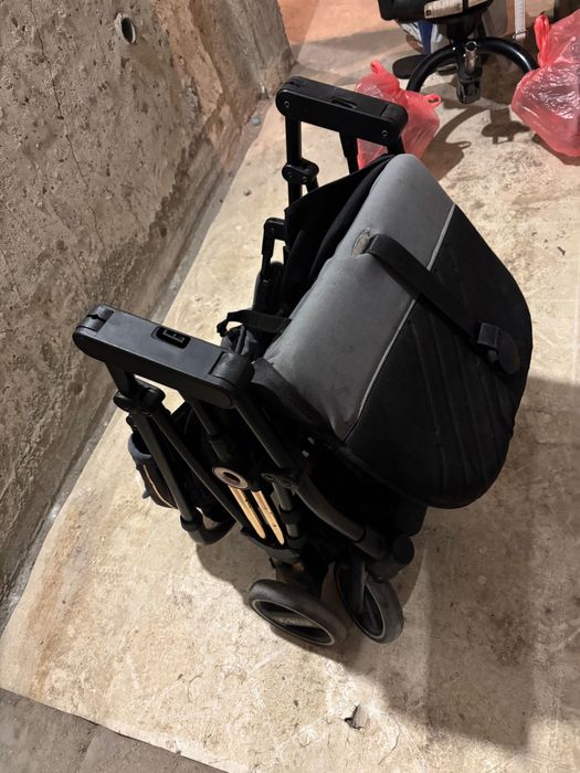 Продавам детска/ бебешка количка