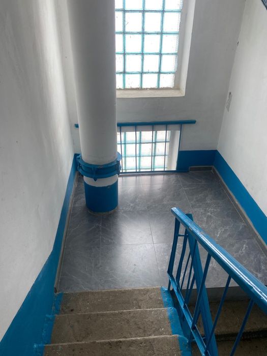 Продается 1 ком кв 2 школа