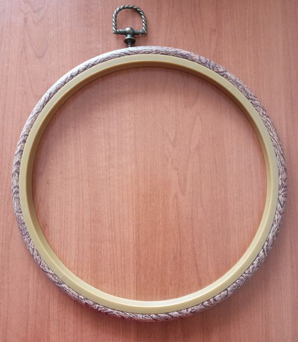 Продам пяльцы для вышивания новый