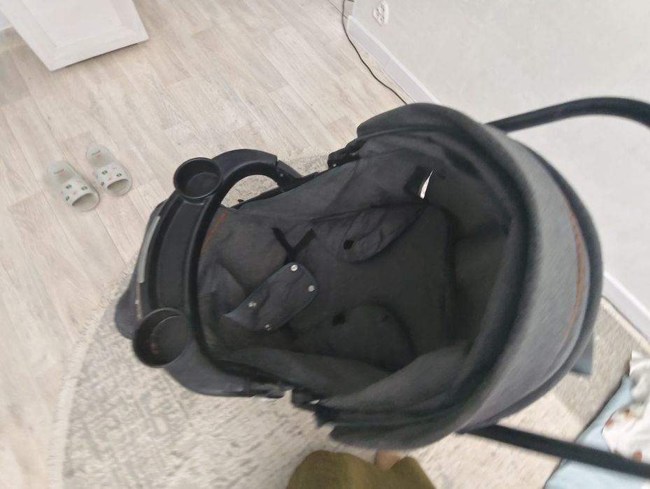 Продаю коляску,стол для кормления,люлька