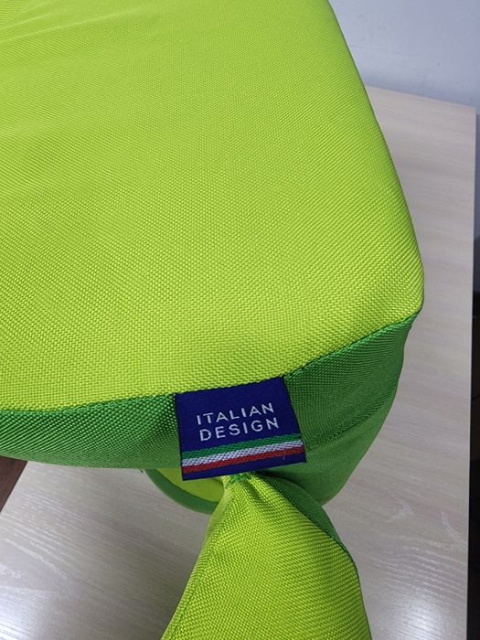 Продам детские кресла Chicco