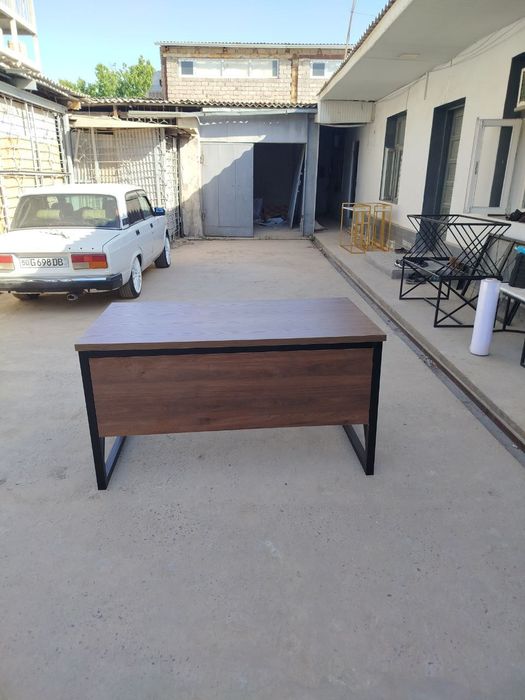 Рабочий стол из лофта