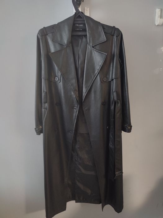 Женский черный кожаный плащ