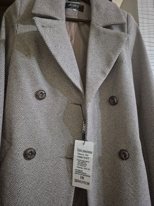 продам пальто новое с этикеткой