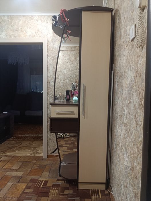 Шкаф в прихожую, б/у