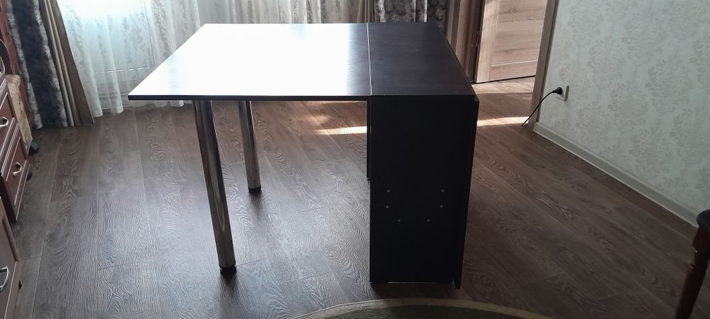 Продам Стол-книжкау